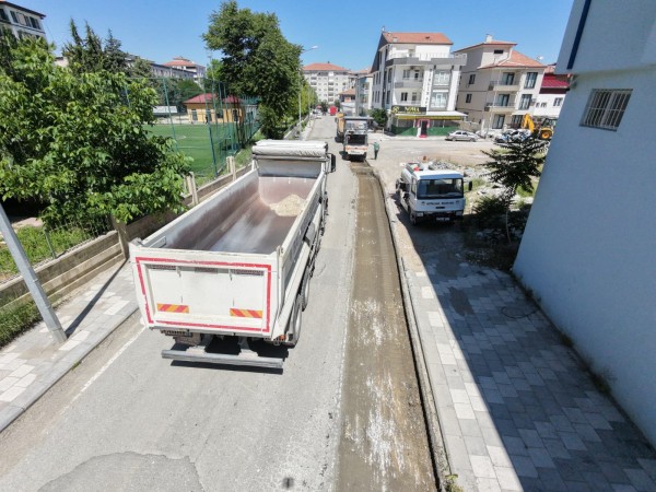 BATTALGAZİ BELEDİYESİ’NDEN SELÇUKLU’DA ASFALT ÇALIŞMASI