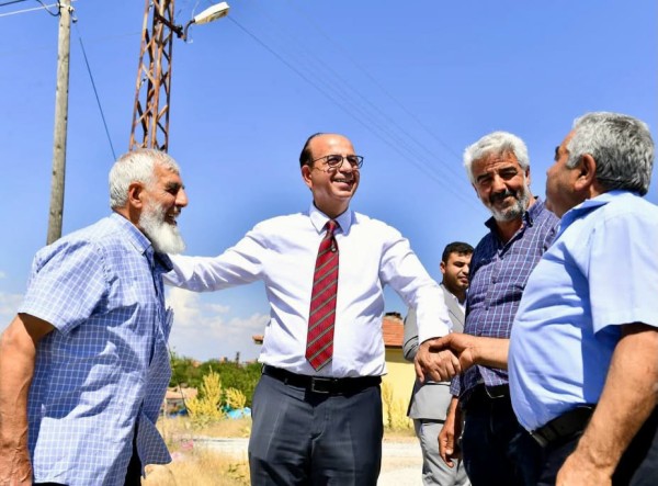 BAŞKAN GEÇİT; “YEŞİLYURT'TA KIRSAL MAHALLELERİN ULAŞIM KONFORU ARTIYOR”
