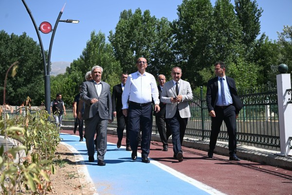 BAŞKAN GEÇİT: “BEYLERDERESİ YAŞAM VADİSİ, YEŞİLYURT’UN TURİZM VE SOSYAL YAŞAMINA YENİ BİR SOLUK GETİRECEK”