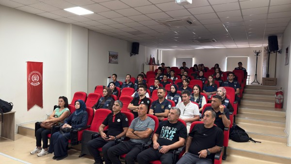 İTFAİYE SUALTI DALIŞ EKİBİNE DALGIÇ SAĞLIĞI VE GÜVENLİ DALIŞ EĞİTİMİ