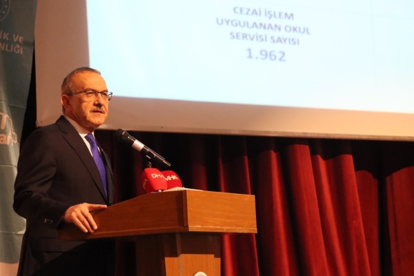 Vali Yavuz, Okul Sporları Bilgilendirme Toplantısına Katıldı